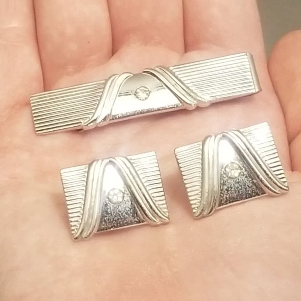 vintage signed Anson tie clip and matching cufflinks